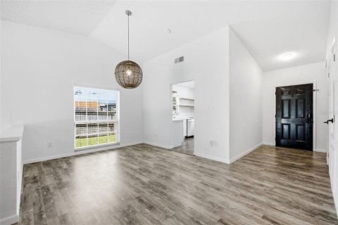 House in Brandon, Florida 3 bedrooms, 132.85 sq.m. № 2299642 - photo 8