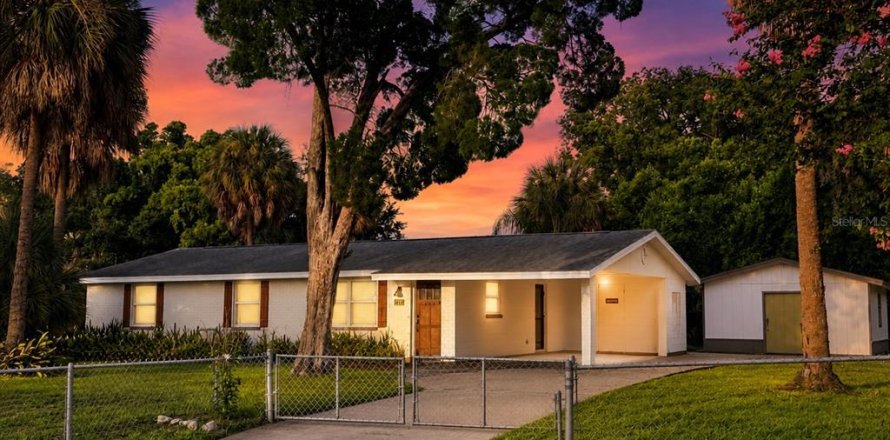 Villa ou maison à Tampa, Floride 3 chambres, 109.25 m2 № 2285313
