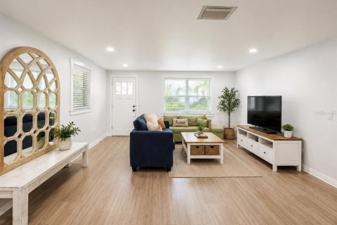 Villa ou maison à vendre à Tampa, Floride: 3 chambres, 109.25 m2 № 2285313 - photo 3