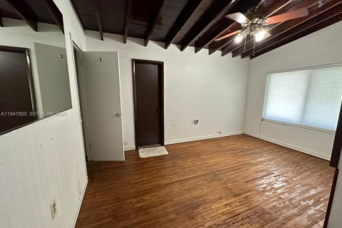 Casa en venta en Miami, Florida, 4 dormitorios, 132.2 m2 № 1998625 - foto 24