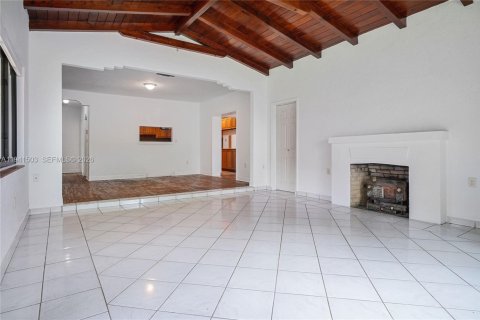 Casa en venta en Miami, Florida, 4 dormitorios, 132.2 m2 № 1998625 - foto 19