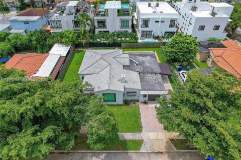 Casa en venta en Miami, Florida, 4 dormitorios, 132.2 m2 № 1998625 - foto 5