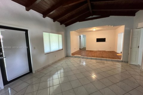 Casa en venta en Miami, Florida, 4 dormitorios, 132.2 m2 № 1998625 - foto 21