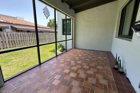 Casa en venta en Miami, Florida, 4 dormitorios, 132.2 m2 № 1998625 - foto 17