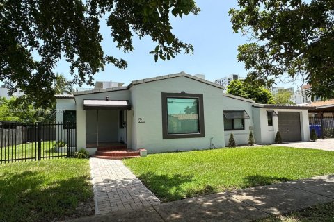Casa en Miami, Florida 4 dormitorios, 132.2 m2 № 1998625