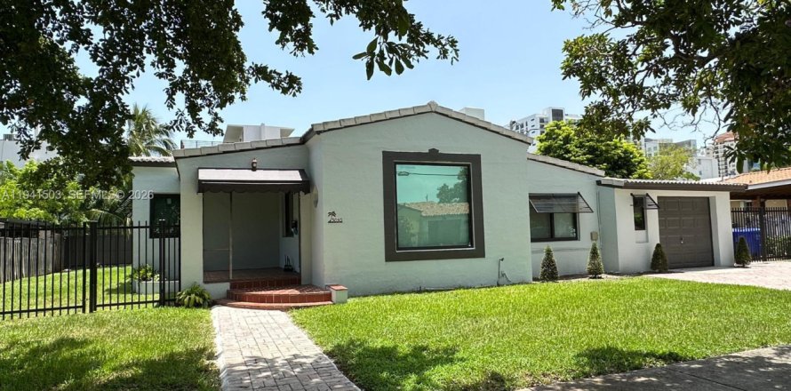 Casa en Miami, Florida 4 dormitorios, 132.2 m2 № 1998625