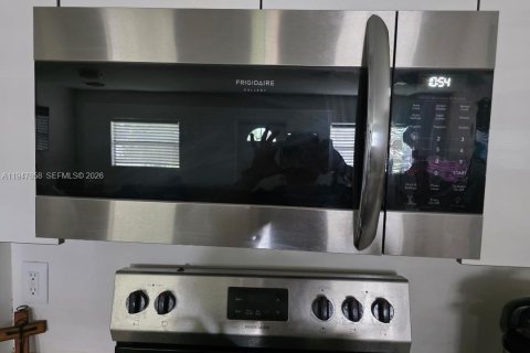 Villa ou maison à vendre à Miami, Floride: 3 chambres, 144 m2 № 2004096 - photo 5