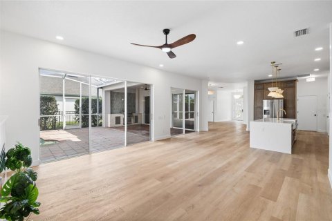 House in Lutz, Florida 5 bedrooms, 287.16 sq.m. № 2411550 - photo 22