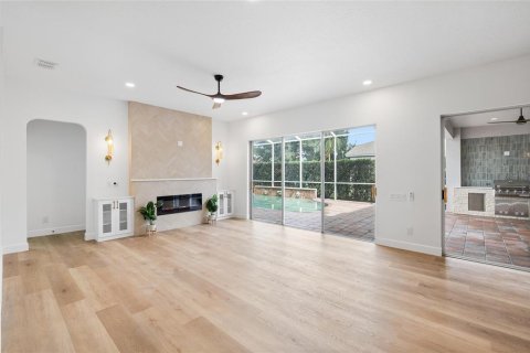 House in Lutz, Florida 5 bedrooms, 287.16 sq.m. № 2411550 - photo 20