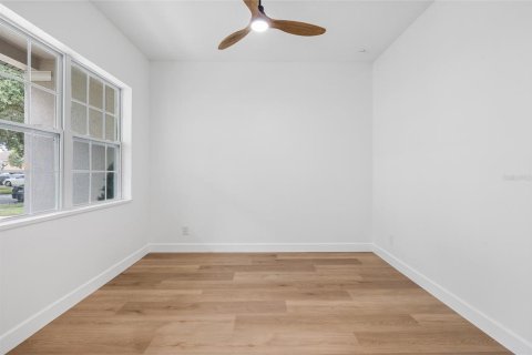 House in Lutz, Florida 5 bedrooms, 287.16 sq.m. № 2411550 - photo 23