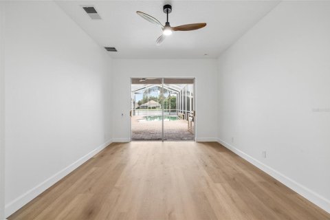 House in Lutz, Florida 5 bedrooms, 287.16 sq.m. № 2411550 - photo 25