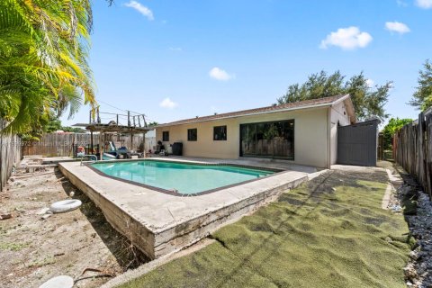 House in Cutler Bay, Florida 4 bedrooms, 181.81 sq.m. № 1953804 - photo 29