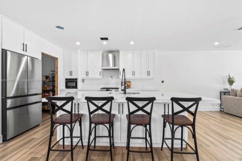 House in Cutler Bay, Florida 4 bedrooms, 181.81 sq.m. № 1953804 - photo 12