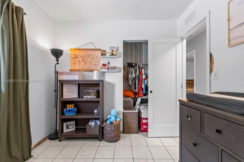 House in Cutler Bay, Florida 4 bedrooms, 181.81 sq.m. № 1953804 - photo 26