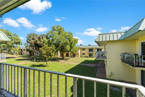 Condo in Miami Gardens, Florida, 2 bedrooms № 2080969 - photo 22