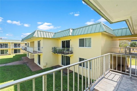 Condo in Miami Gardens, Florida, 2 bedrooms № 2080969 - photo 19