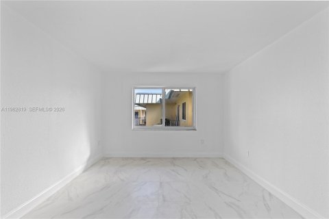 Condo in Miami Gardens, Florida, 2 bedrooms № 2080969 - photo 8