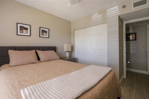Condo in Bradenton, Florida, 2 bedrooms  № 1420537 - photo 26