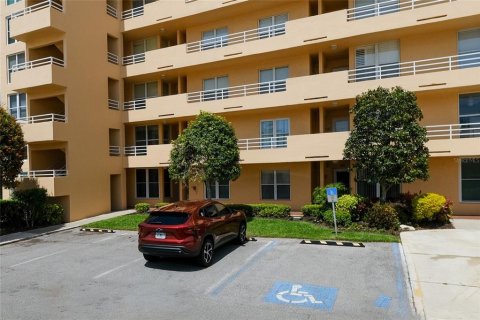 Condo in Bradenton, Florida, 2 bedrooms  № 1420537 - photo 3