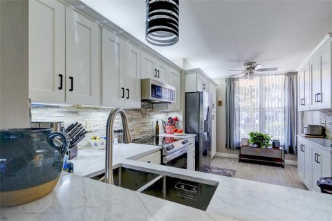 Condo in Bradenton, Florida, 2 bedrooms  № 1420537 - photo 19