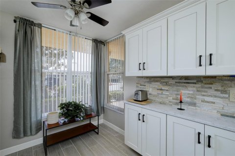 Condo in Bradenton, Florida, 2 bedrooms  № 1420537 - photo 23