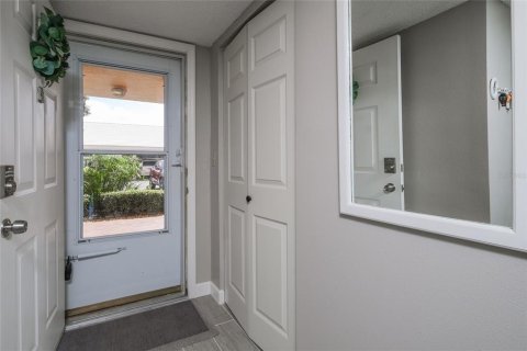 Condo in Bradenton, Florida, 2 bedrooms  № 1420537 - photo 10