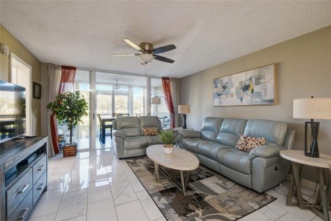 Condo in Bradenton, Florida, 2 bedrooms  № 1420537 - photo 12