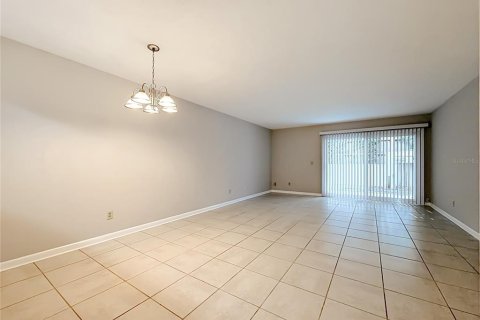 House in Ocala, Florida 2 bedrooms, 117.06 sq.m. № 2277447 - photo 7