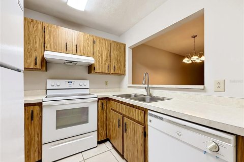 House in Ocala, Florida 2 bedrooms, 117.06 sq.m. № 2277447 - photo 4