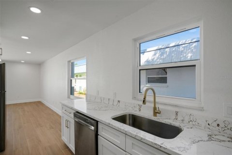 Appartement à louer à Belleair Bluffs, Floride: 1 chambre, 67.82 m2 № 2411384 - photo 21
