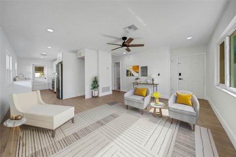 Appartement à louer à Belleair Bluffs, Floride: 1 chambre, 67.82 m2 № 2411384 - photo 2