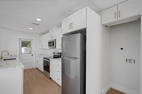 Appartement à louer à Belleair Bluffs, Floride: 1 chambre, 67.82 m2 № 2411384 - photo 19
