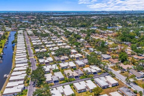 House in Sarasota, Florida 2 bedrooms, 104.05 sq.m. № 1659000 - photo 29