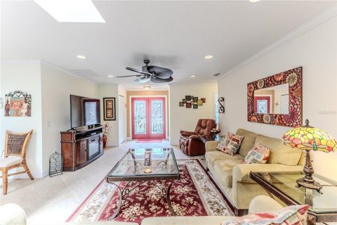 House in Spring Hill, Florida 2 bedrooms, 146.41 sq.m. № 1774000 - photo 12
