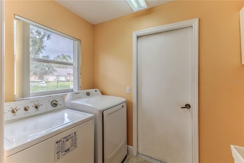 House in Spring Hill, Florida 2 bedrooms, 146.41 sq.m. № 1774000 - photo 23