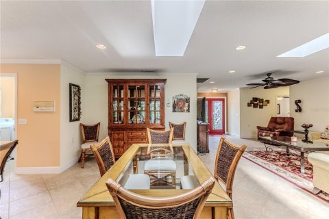 House in Spring Hill, Florida 2 bedrooms, 146.41 sq.m. № 1774000 - photo 15