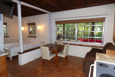 Купить виллу или дом в Саут-Майами, Флорида 4 спальни, 212.84м2, № 1958033 - фото 15