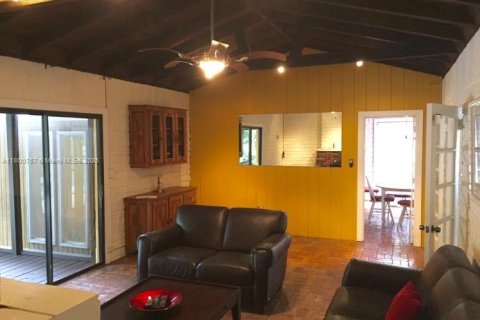 Купить виллу или дом в Саут-Майами, Флорида 4 спальни, 212.84м2, № 1958033 - фото 9