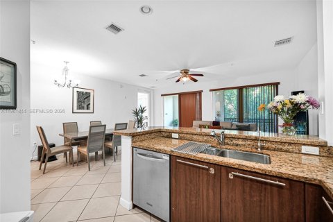 Купить кондоминиум в Санрайз, Флорида 2 спальни, 107.67м2, № 2029813 - фото 6