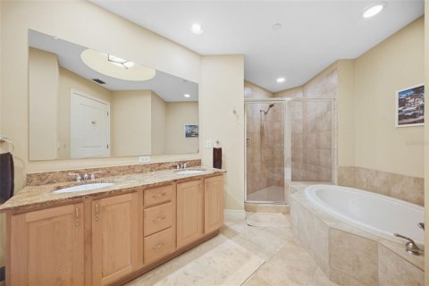 Condo in Tampa, Florida, 2 bedrooms  № 2384119 - photo 25