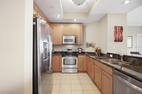 Condo in Tampa, Florida, 2 bedrooms  № 2384119 - photo 10