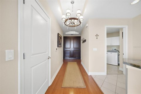 Condo in Tampa, Florida, 2 bedrooms  № 2384119 - photo 5