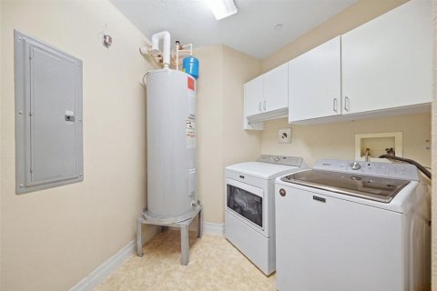 Condo in Tampa, Florida, 2 bedrooms  № 2384119 - photo 28