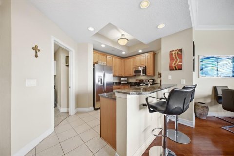 Condo in Tampa, Florida, 2 bedrooms  № 2384119 - photo 9
