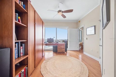Condo in Tampa, Florida, 2 bedrooms  № 2384119 - photo 17