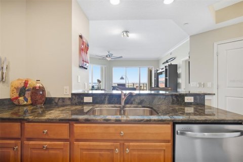 Condo in Tampa, Florida, 2 bedrooms  № 2384119 - photo 11