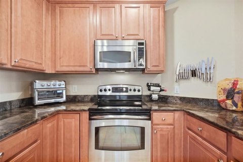 Condo in Tampa, Florida, 2 bedrooms  № 2384119 - photo 12
