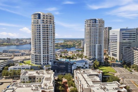 Condo in Tampa, Florida, 2 bedrooms  № 2384119