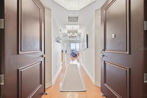 Condo in Tampa, Florida, 2 bedrooms  № 2384119 - photo 4