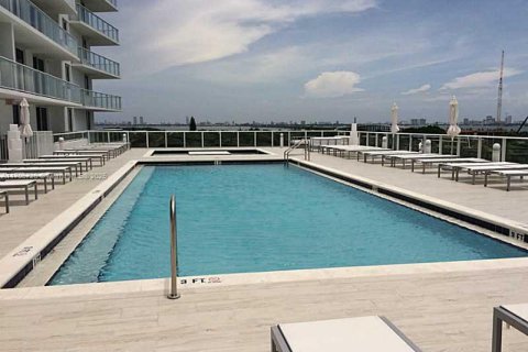 Condominio en venta en Miami, Florida, 1 dormitorio, 62.43 m2 № 1958882 - foto 18